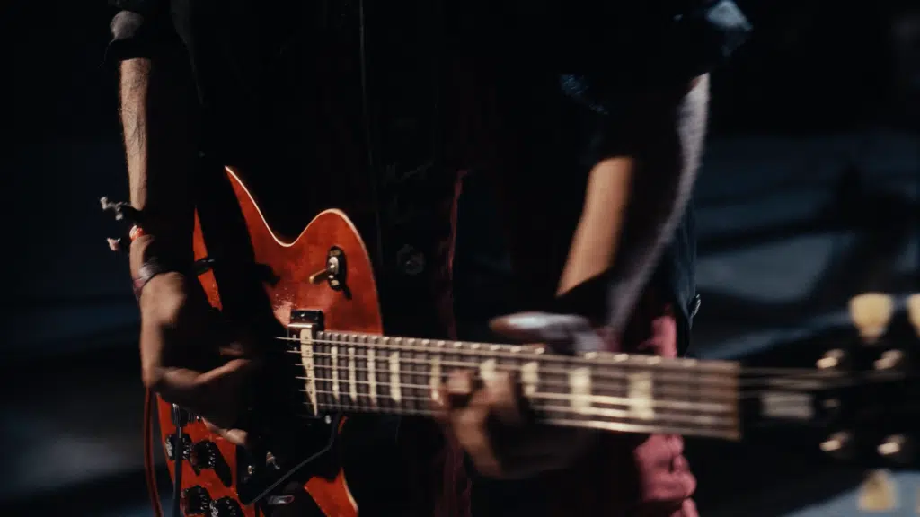 Still Frame from music vidéo Moonage Hookers Ecrit et réalisé par LUCAS MARBACH Production HEMERA Directeur de production LUCAS MARBACH Assistante réalisatrice JUSTINE DE COSTER Assistant caméra JONATHAN DA SILVA Chef électricien THOMAS BORDE Régie générale JUSTINE DE COSTER Montage/VFX LUCAS MARBACH VFX 3D THEO GEORGES Étalonnage JONATHAN DA SILVA, LUCAS MARBACH Remerciements BE-HERE KALINE GROUX CLAIRE MIREUR MALECK ANTOINE DE PERETTI EYE LITE