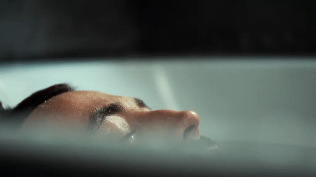 Still Frame from music vidéo Moonage Hookers Ecrit et réalisé par LUCAS MARBACH Production HEMERA Directeur de production LUCAS MARBACH Assistante réalisatrice JUSTINE DE COSTER Assistant caméra JONATHAN DA SILVA Chef électricien THOMAS BORDE Régie générale JUSTINE DE COSTER Montage/VFX LUCAS MARBACH VFX 3D THEO GEORGES Étalonnage JONATHAN DA SILVA, LUCAS MARBACH Remerciements BE-HERE KALINE GROUX CLAIRE MIREUR MALECK ANTOINE DE PERETTI EYE LITE