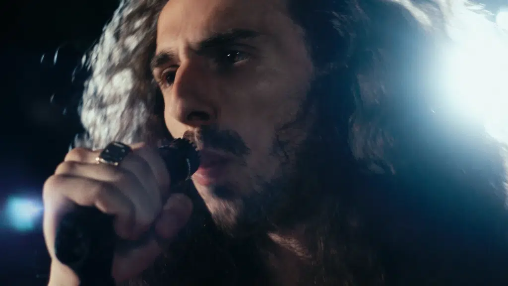 Still Frame from music vidéo Moonage Hookers Ecrit et réalisé par LUCAS MARBACH Production HEMERA Directeur de production LUCAS MARBACH Assistante réalisatrice JUSTINE DE COSTER Assistant caméra JONATHAN DA SILVA Chef électricien THOMAS BORDE Régie générale JUSTINE DE COSTER Montage/VFX LUCAS MARBACH VFX 3D THEO GEORGES Étalonnage JONATHAN DA SILVA, LUCAS MARBACH Remerciements BE-HERE KALINE GROUX CLAIRE MIREUR MALECK ANTOINE DE PERETTI EYE LITE